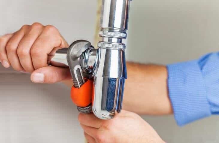 How to Hire the Right Emergency Plumbing Company (And Save Money)