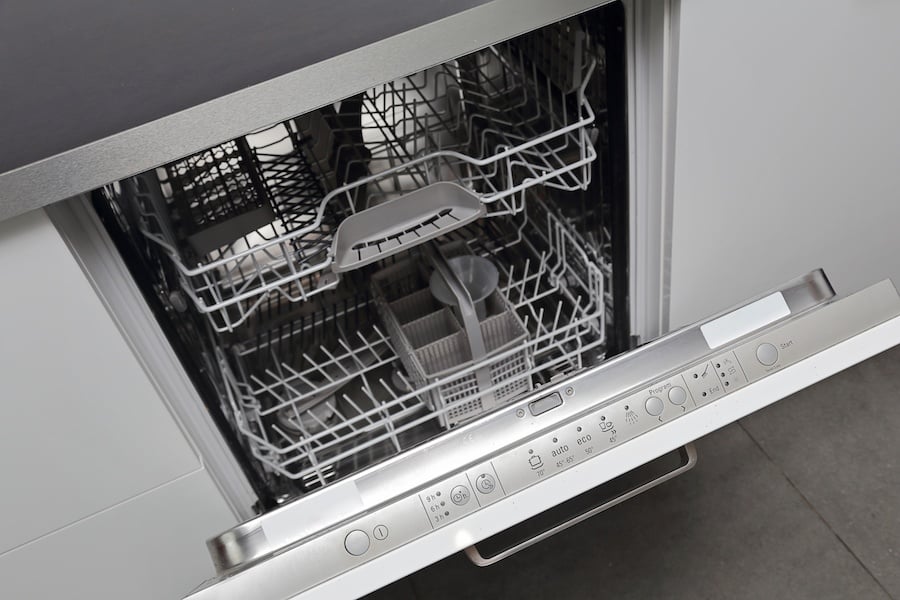 6 Signs Your Dishwasher is Clogged + How to Fix a Dishwasher